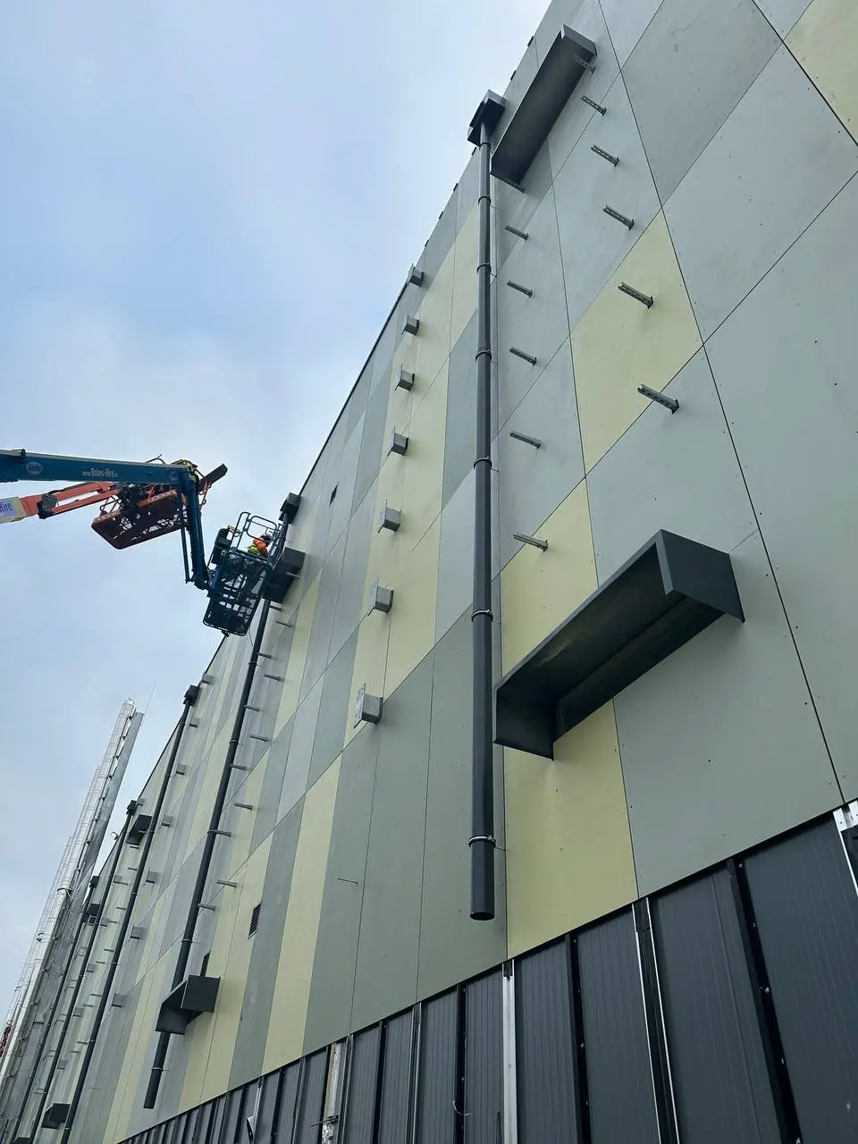 Amazon Dublin 104