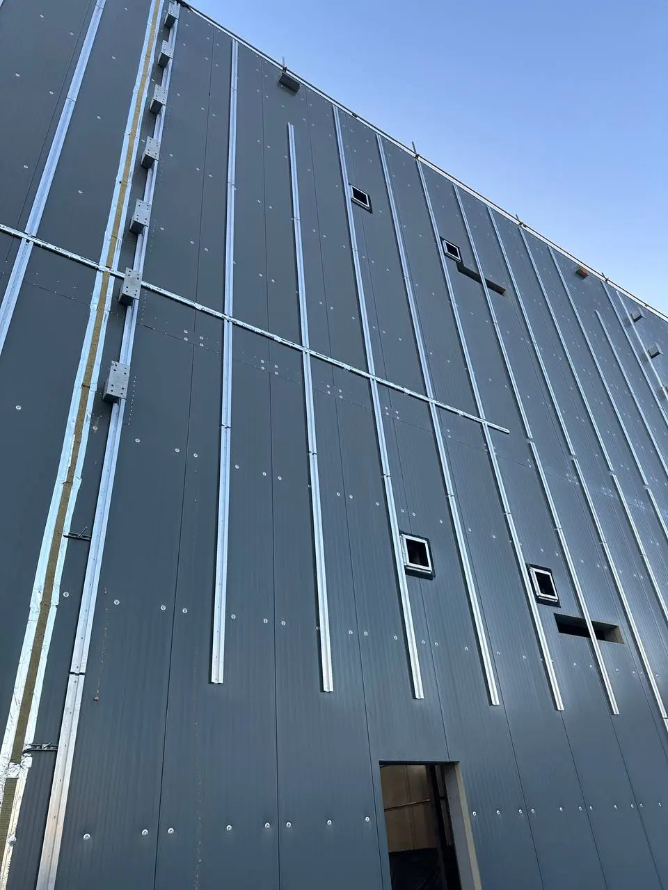 Amazon — Dublin 104 — 8 of 8